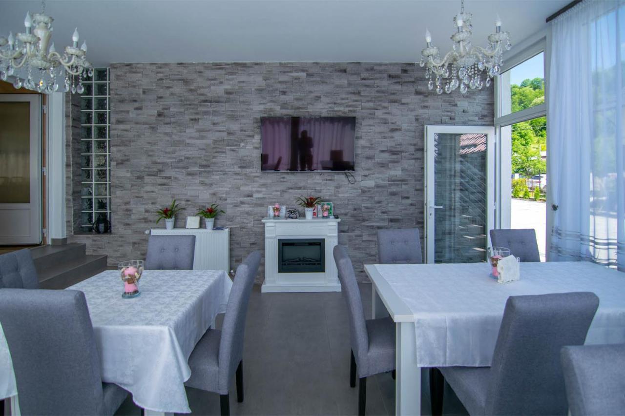 Perla Blanca Hotel Moisei Bagian luar foto